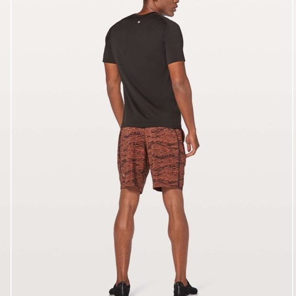 Lululemon Pace Breaker Short Linerless Tiger Camo 9 Inch Inseam - Picture 2 of 7